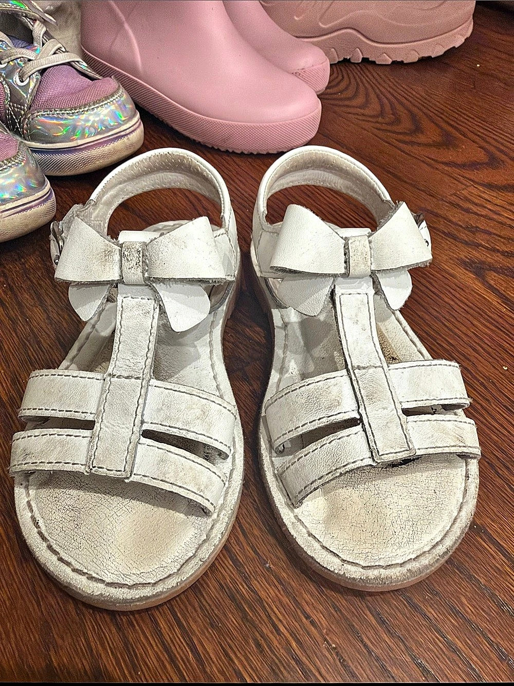 L'Amour Janie T-Strap Bow Sandal Sandals White Toddler 9